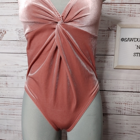 SOLD Topshop pink velvet twist front bodysuit 6 - Picture 4 of 12